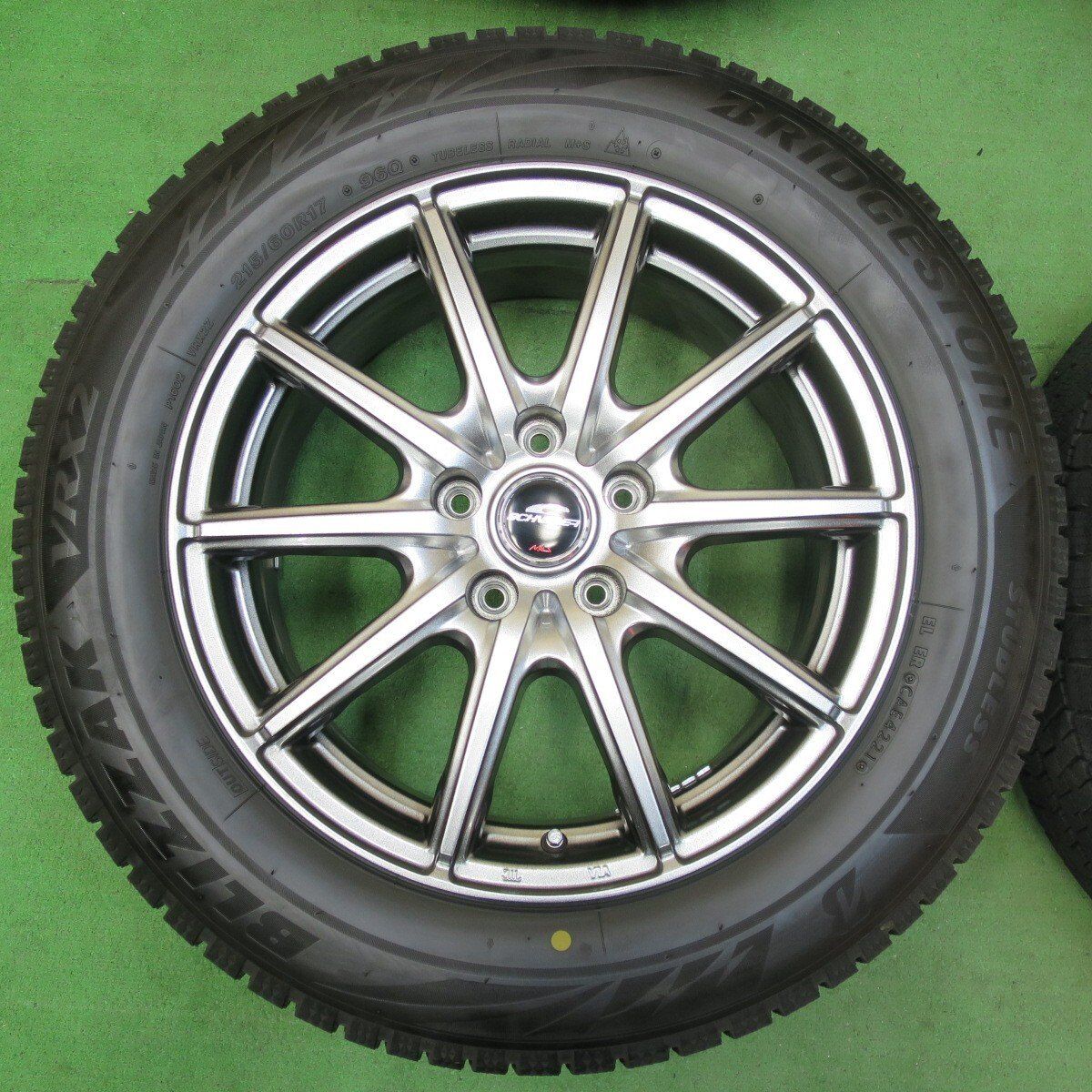 バリ溝！21年！キレイ！9分☆スタッドレス 215/60R17