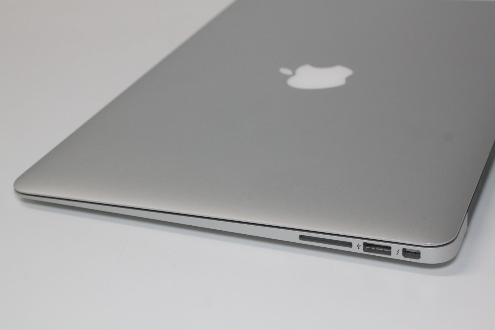 MacBook Air（13インチ，Early 2014）256GB/4GB〈MD761J/B〉④