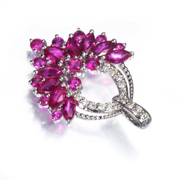 GSTV】K18WG ダイヤモンド(リリーダイヤカット)ペンダントトップ