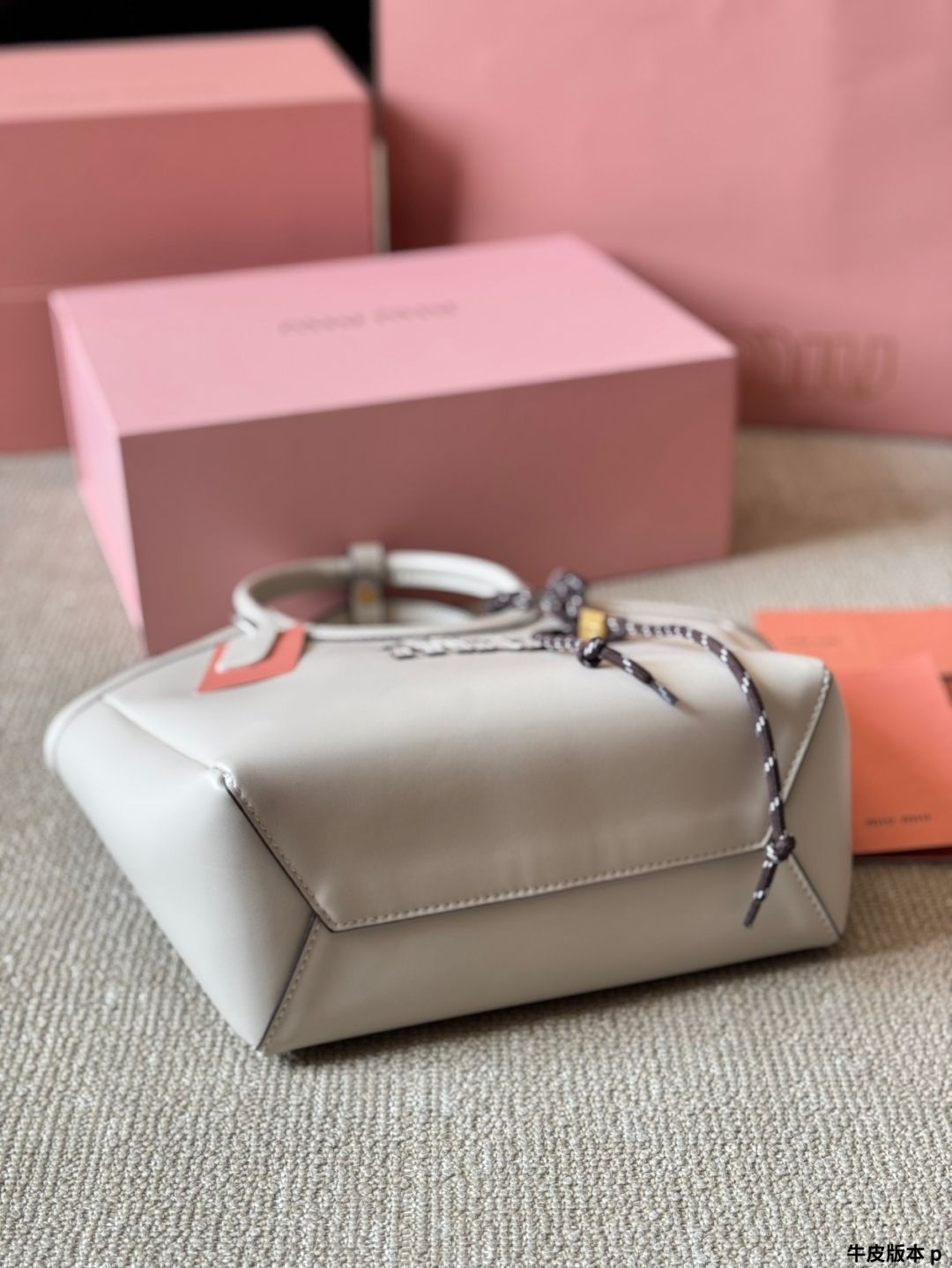 ◆完売必至◆【MiuMiu】IVY レザー ハンドバッグ Black Ivy Leather Bag | Miu Miu