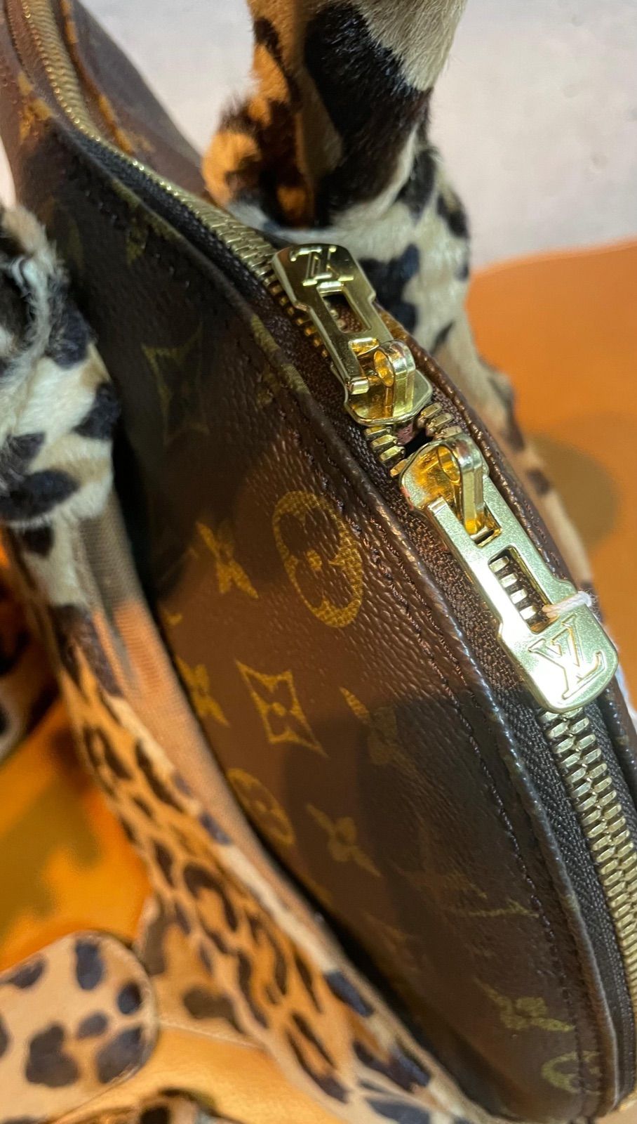 Auth Louis Vuitton Azzedine Alaia Leopard Alma Hand bag