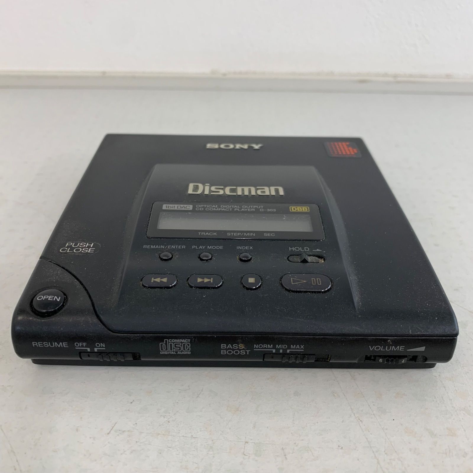 SONY Discman CDプレイヤー D-303 ジャンク SONY Discman CDプレイヤー D-303 ジャンク