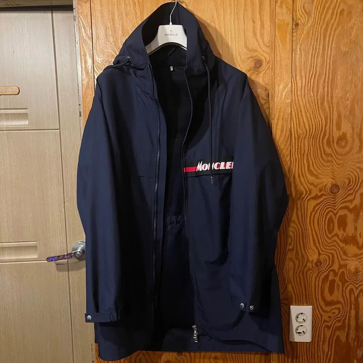 【MONCLER】グラフィック プリント フーディ グラフィック MONCLER(モンクレール) パーカー・フーディ(メンズ