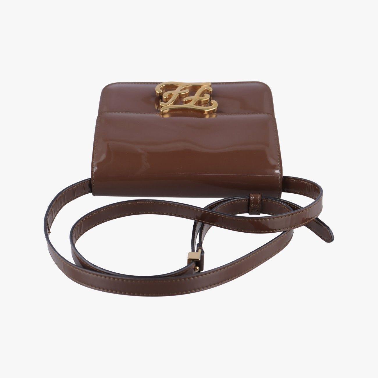 VIP価格★ FENDI カーリグラフィ パテントレザー バッグ★送関込 フェンディFendiカーリグラフィブラウンパテント8BT3178BT317