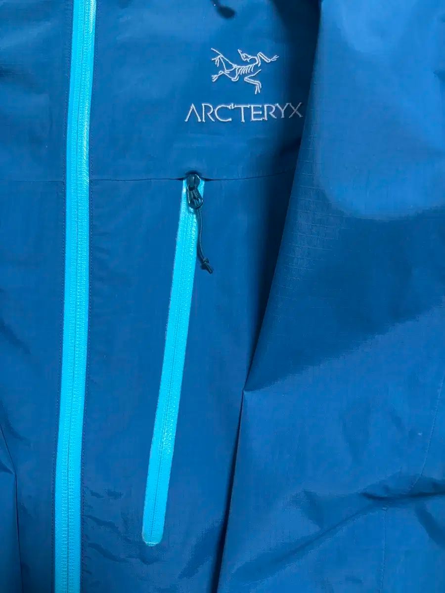 アークテリクス GORE-TEX ウィンドブレーカー mサイズ