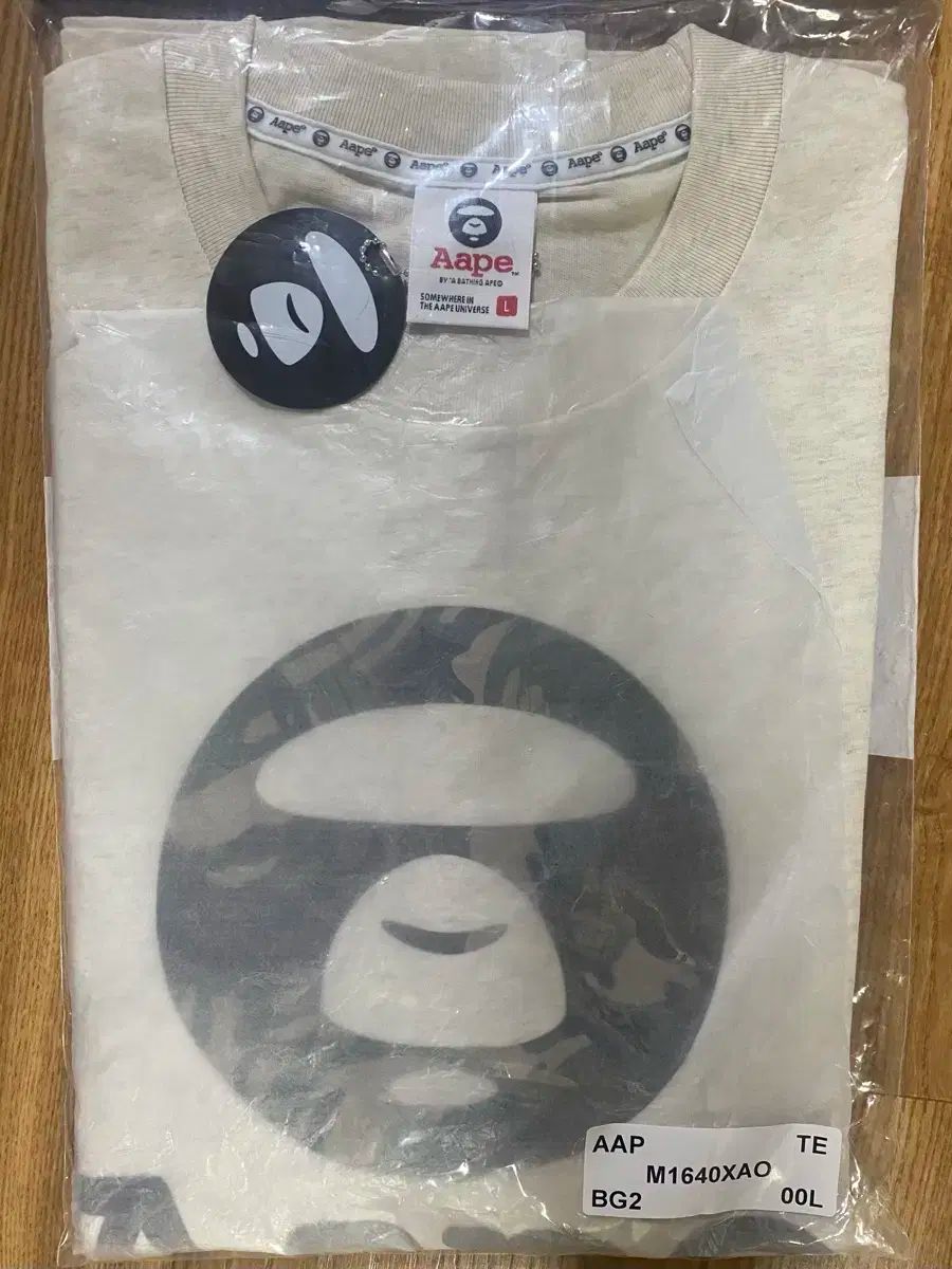 A BATHING APE アベイシングエイプ 半袖 ムーンフェイス ベージュ