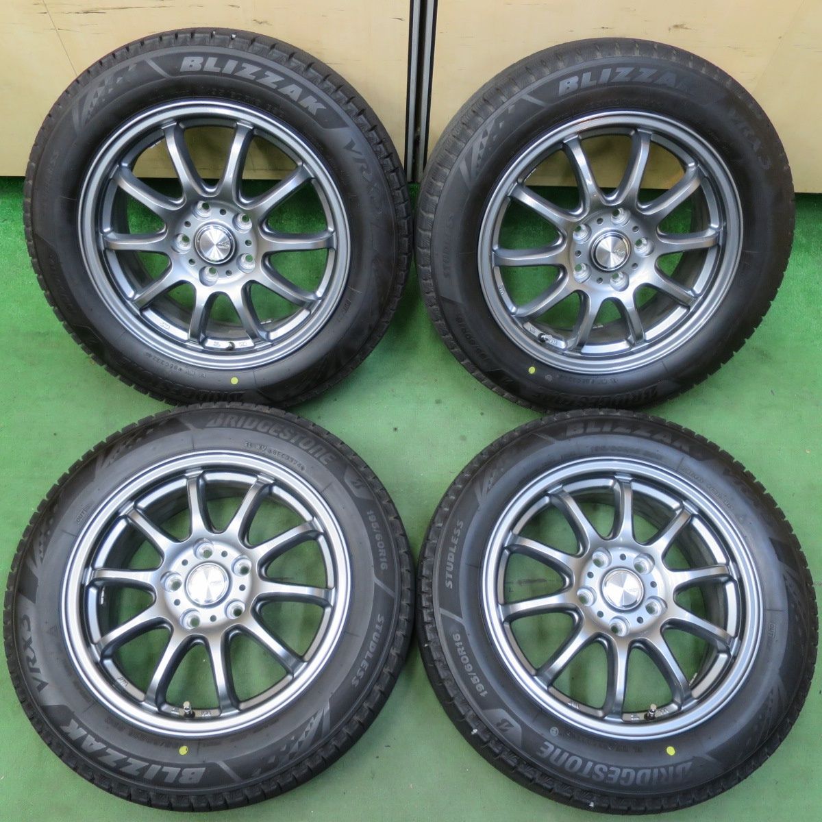 バリ溝！24年！キレイ！ほぼ10分☆スタッドレス 195/60R16 