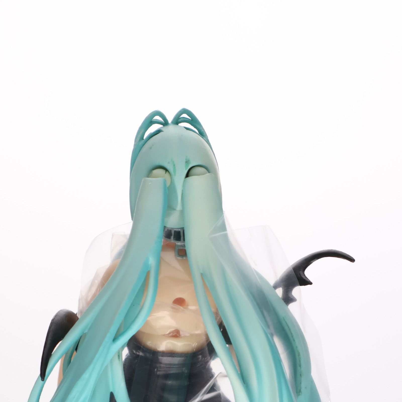 新品No.015 アリス ブースト版原作カラーリボルテック 「クイーンズゲイト」 中古】(本体A-/箱B)リボルテック クイーンズブレイド No.015