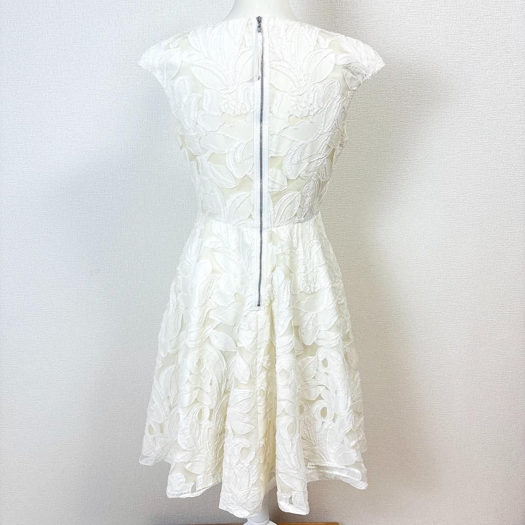 美品】フォクシー ノースリーブワンピース Vネック 42 フラワーレース