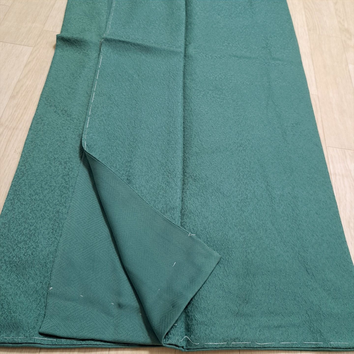 ピーコックグリーン