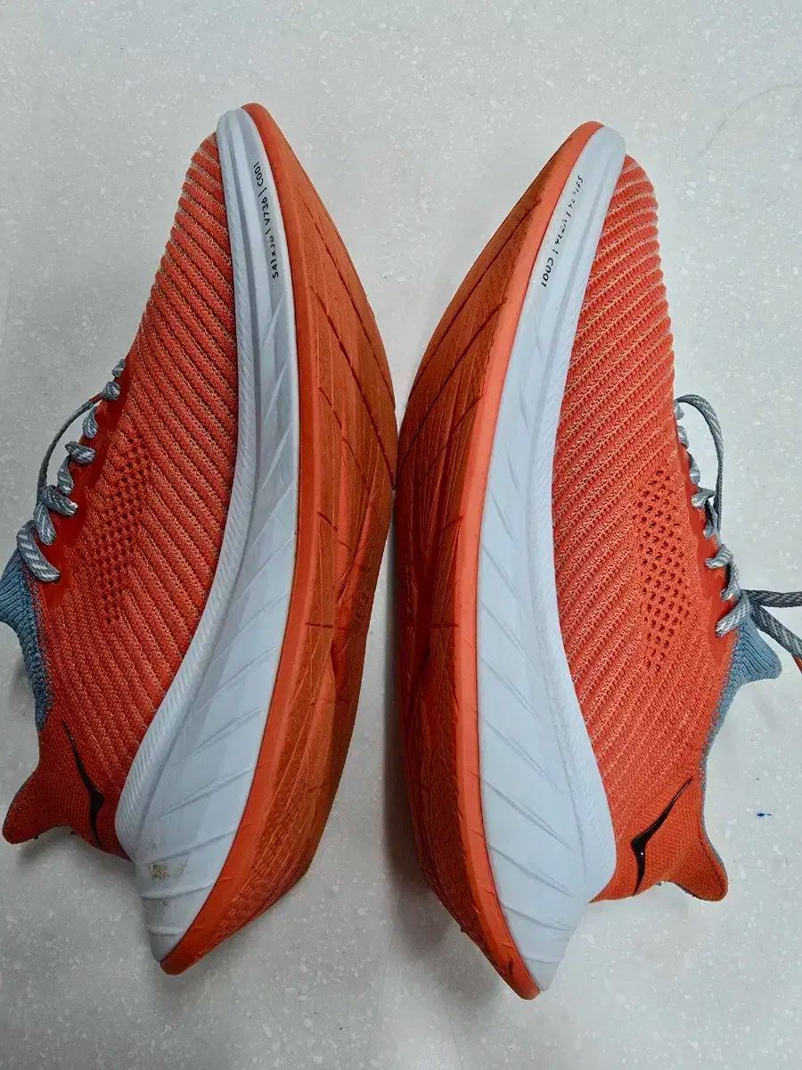 HOKA