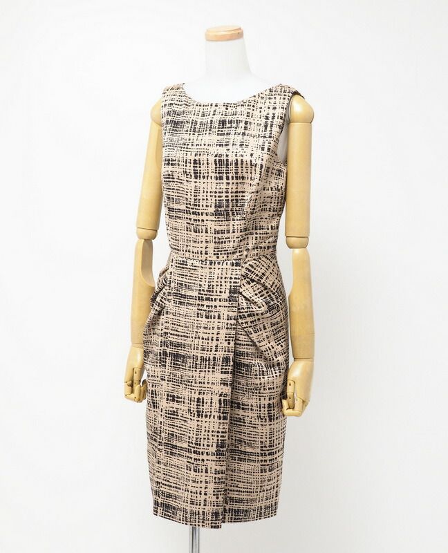 □美品□PRADA プラダノースリーブ ワンピース 引き伸ばさ サイズ40 