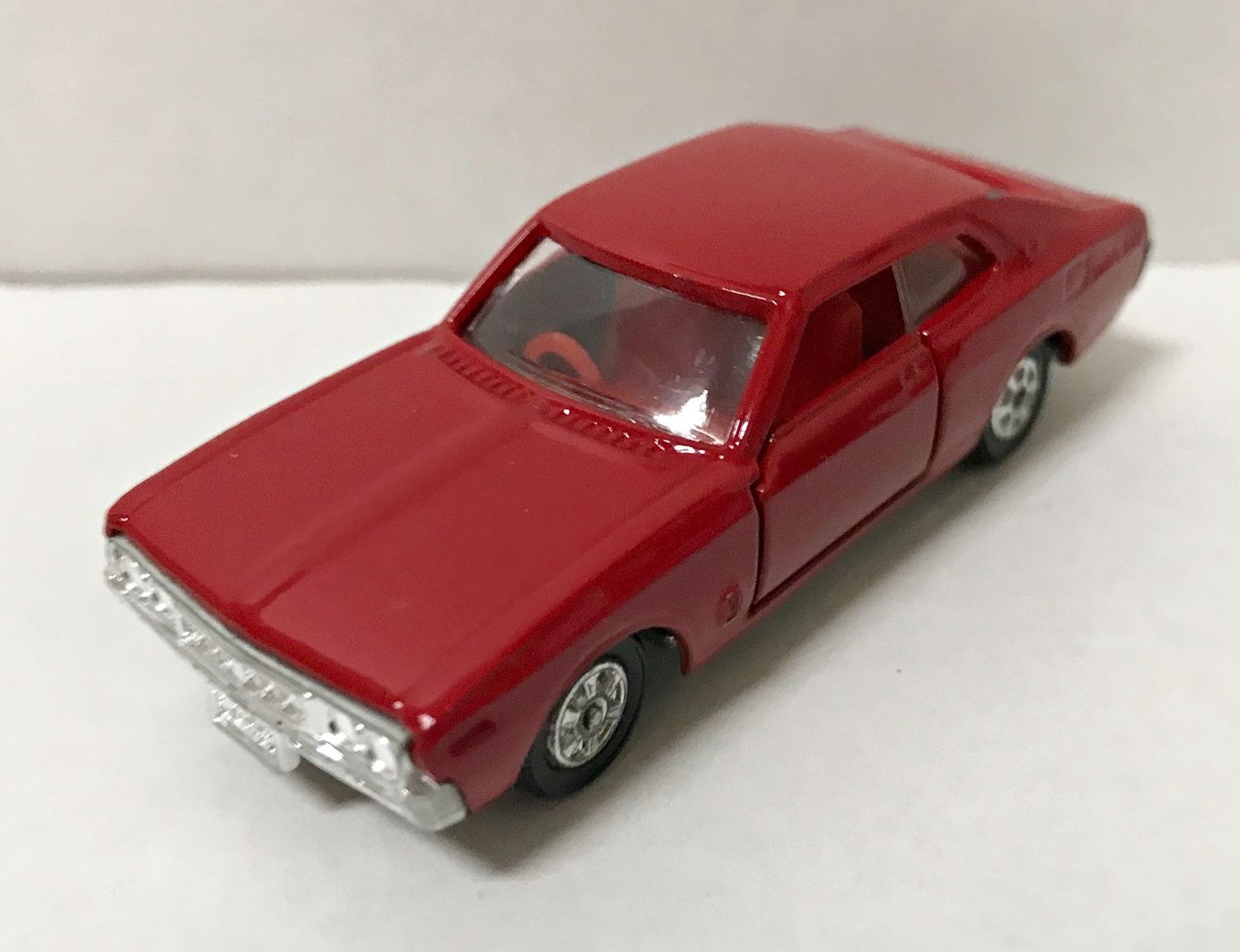 35. 1/63 №74 日産 ローレル 赤 日本製トミカ (本体のみ箱無)【併売品