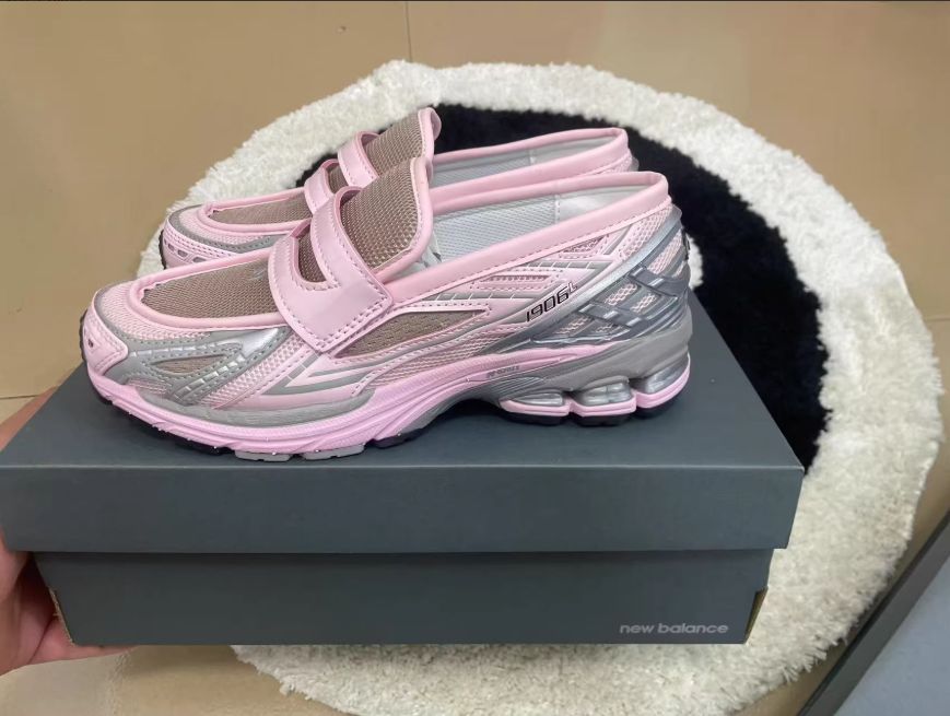 ピンク・レディー　新品未使用 アシックス ASICS キッズ LAZERBEAM (レーザービーム) SC-MG