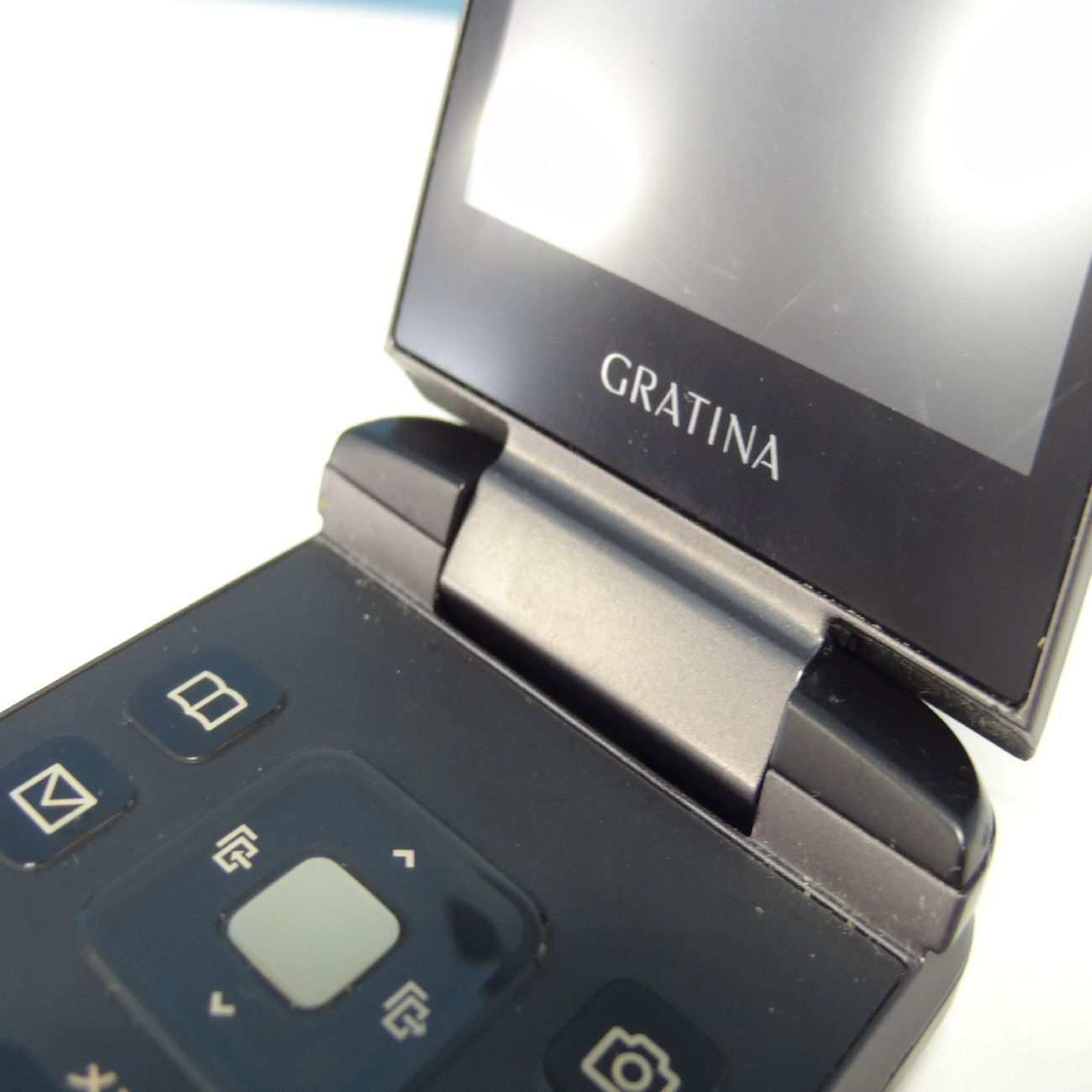 au ガラケー 携帯 GRATINA KYF39 ブラック 折りたたみ携帯