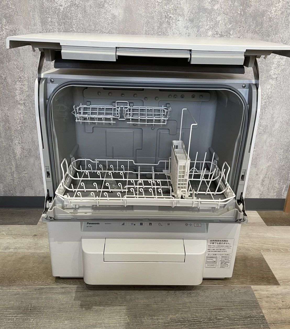 美品 Panasonic NP-TSP1-W 食器洗い乾燥機 2023年 パナ 美品 Panasonic NP-TSP1-W 食器洗い乾燥機 2023年 パナ