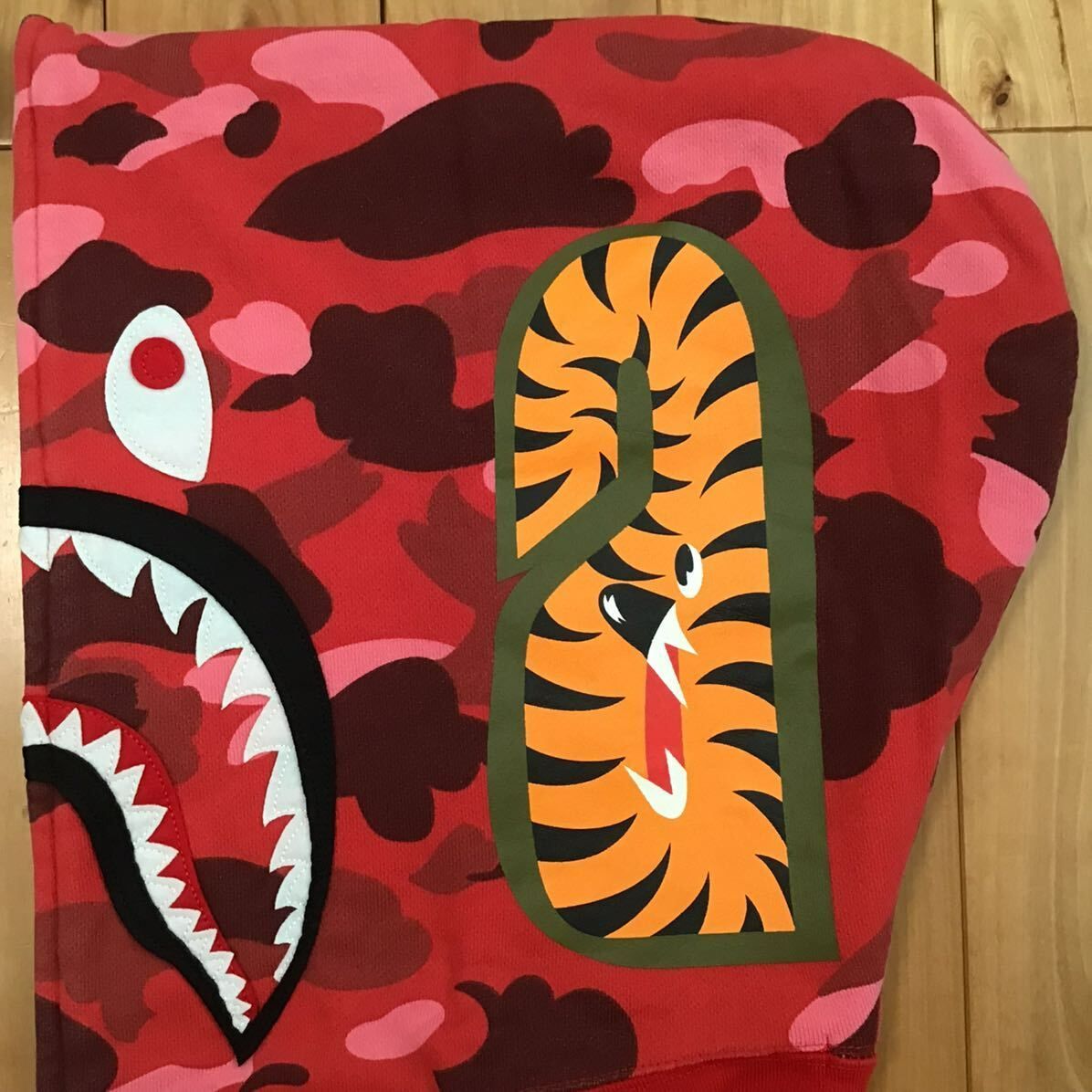 ☆Kanye West着用モデル☆ 青山限定 シャーク パーカー Lサイズ shark  