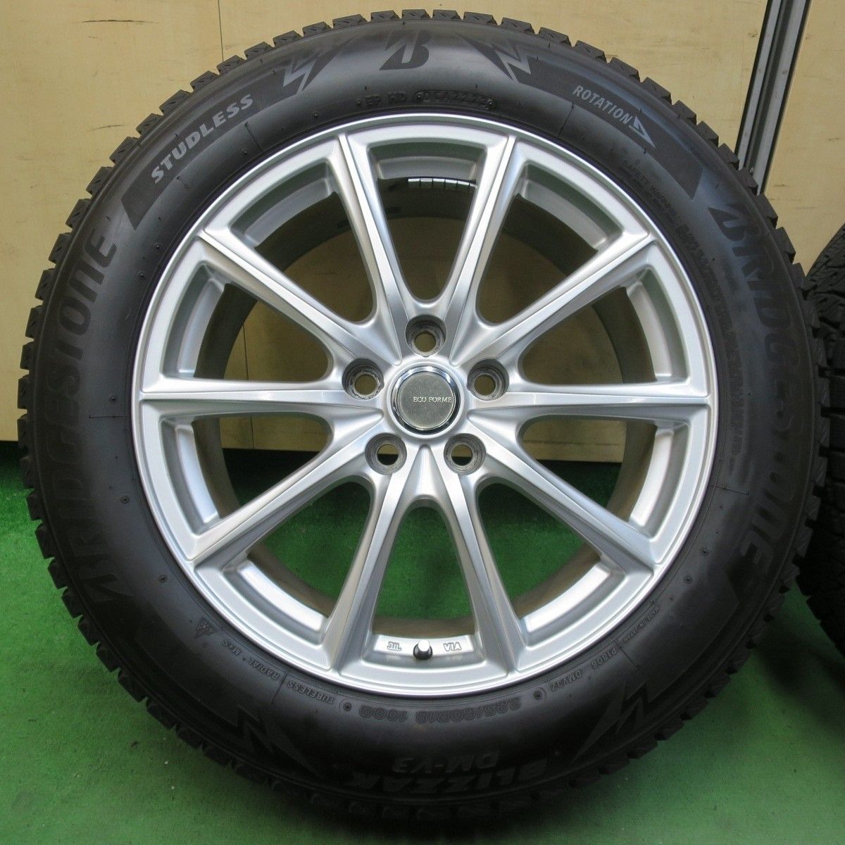 BS製 ECO FORME 18インチ & BLIZZAK 225/60R18