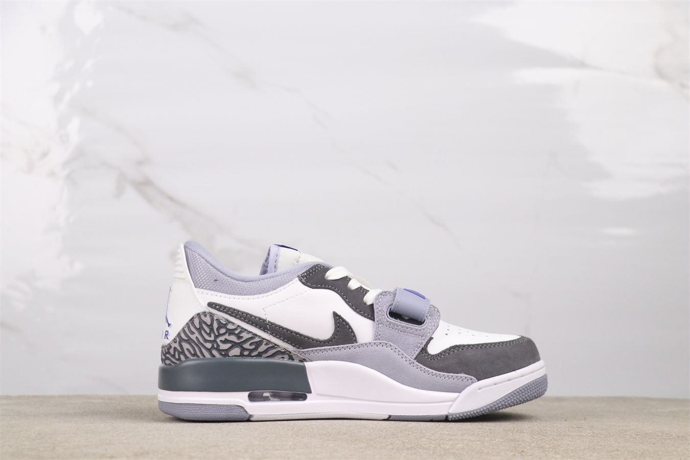 ダークブルーグレー