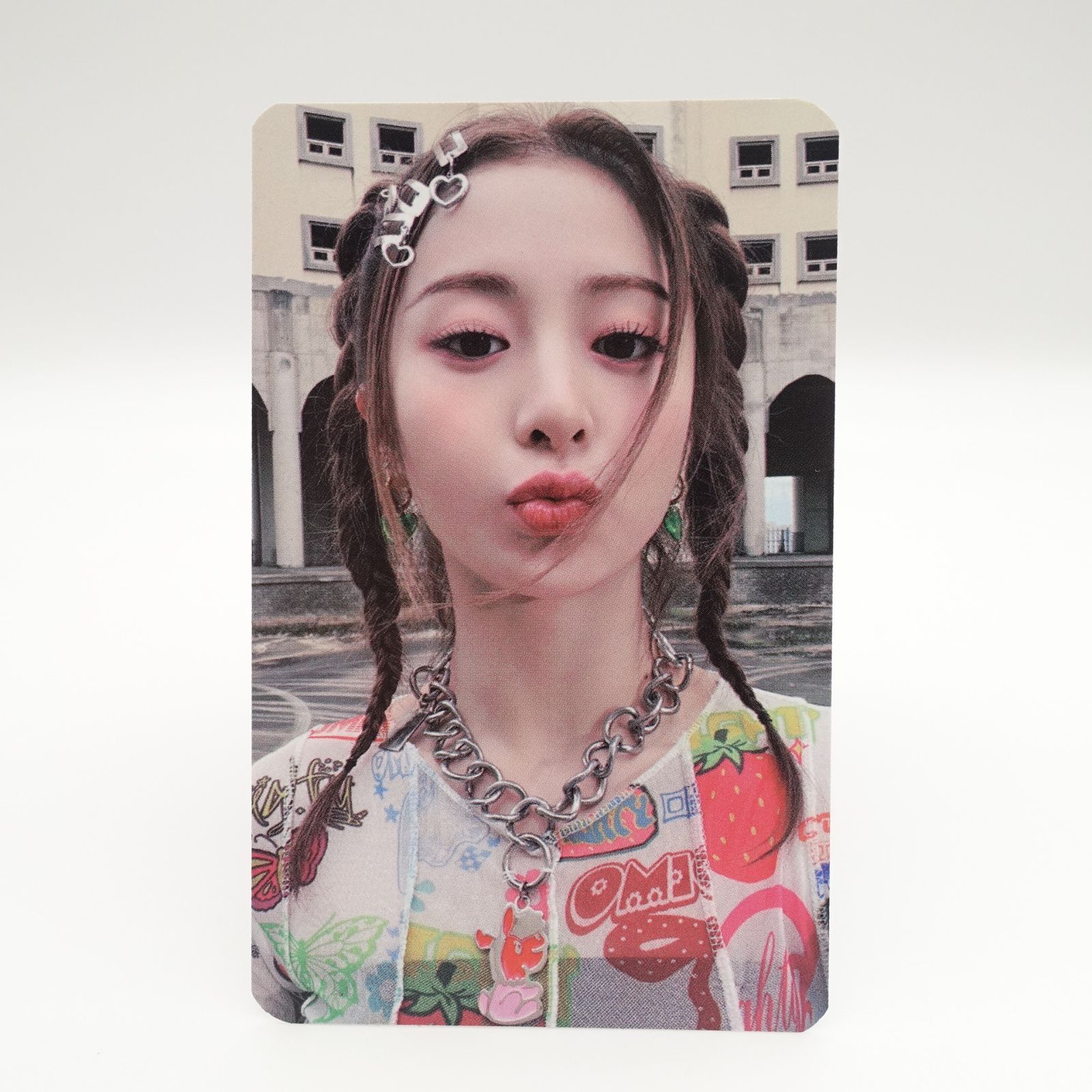 LE SSERAFIM チェウォン サクラ ユンジン カズハ ウンチェ