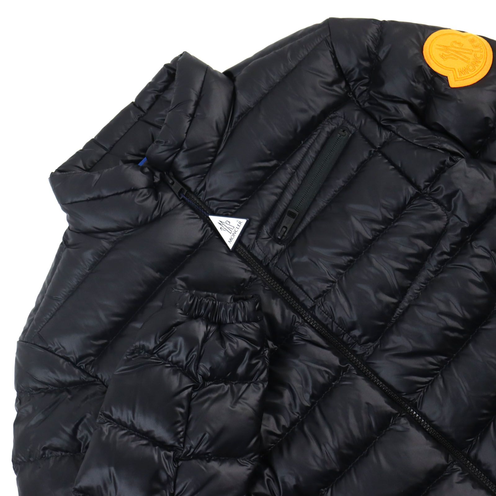 お買得】 【未使用級！】モンクレールmoncler ニット 黒ワッペン 