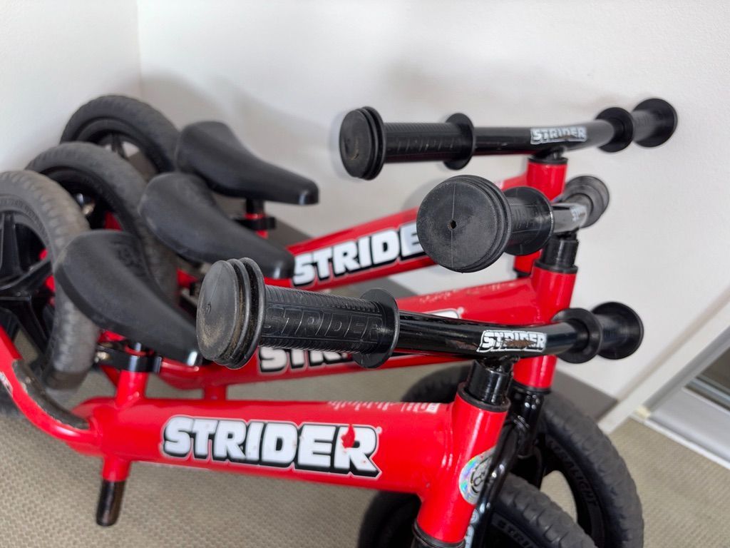 STRIDER　ストライダー　ランニングバイク　赤 前代未聞！幼児向けランニングバイク「ストライダー」にカーボン