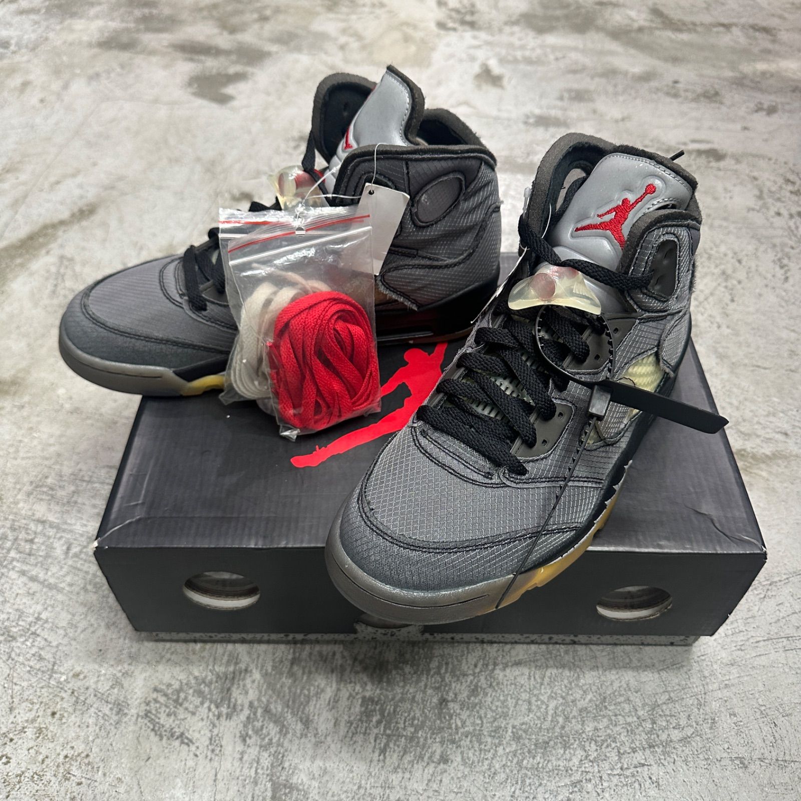 未使用品 Off-White Nike Air Jordan 5 コラボ ジョーダン5 スニーカー 