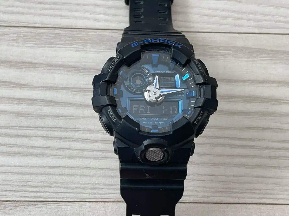 (G-ショック ブランド 販売) G ー SHOCK ビッグフェイス メタリックブルー GA 710