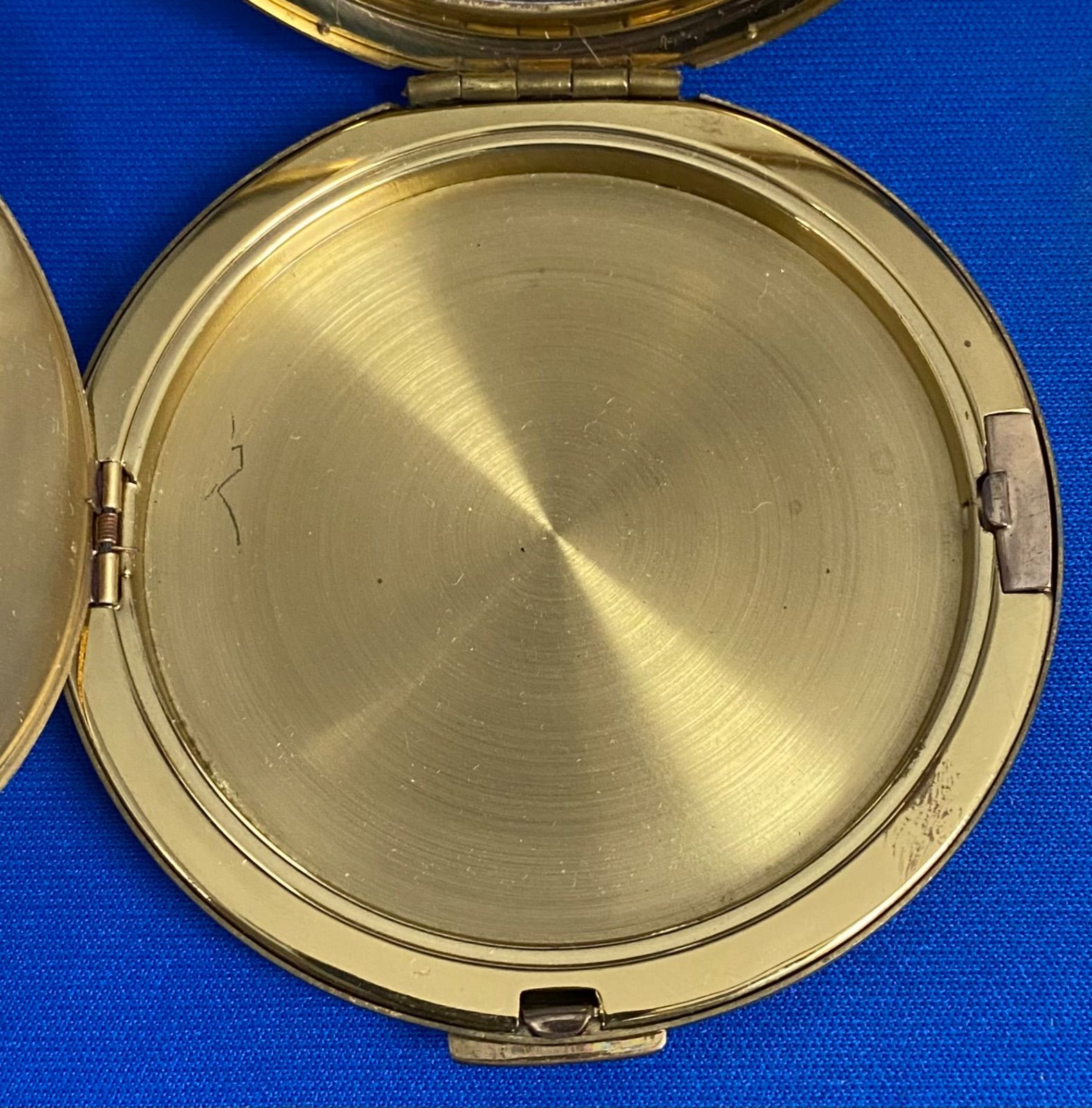 [デッドストック]昭和レトロ✴︎ヴィンテージ　シェル　コンパクト　化粧コンパクト TRADE MARK コンパクトミラー 昭和レトロ 化粧鏡 手鏡 - メルカリ