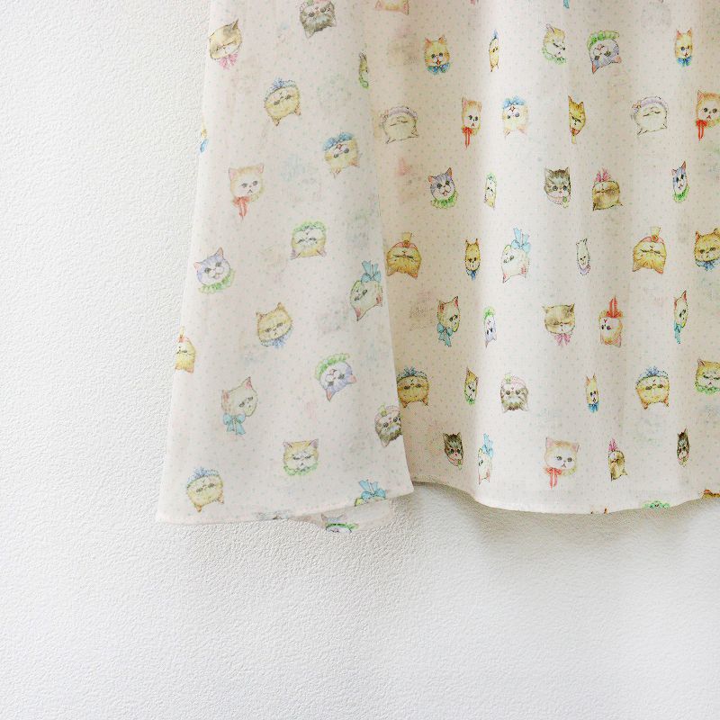 美品 ユキエモン yukiemon ぶさねこ ノースリーブ ブラウス M/ピンクベージュ トップス フリル ビッグカラー 前開き 【2400014385717】 美品 ユキエモン yukiemon ぶさねこ ノースリーブ ブラウス M