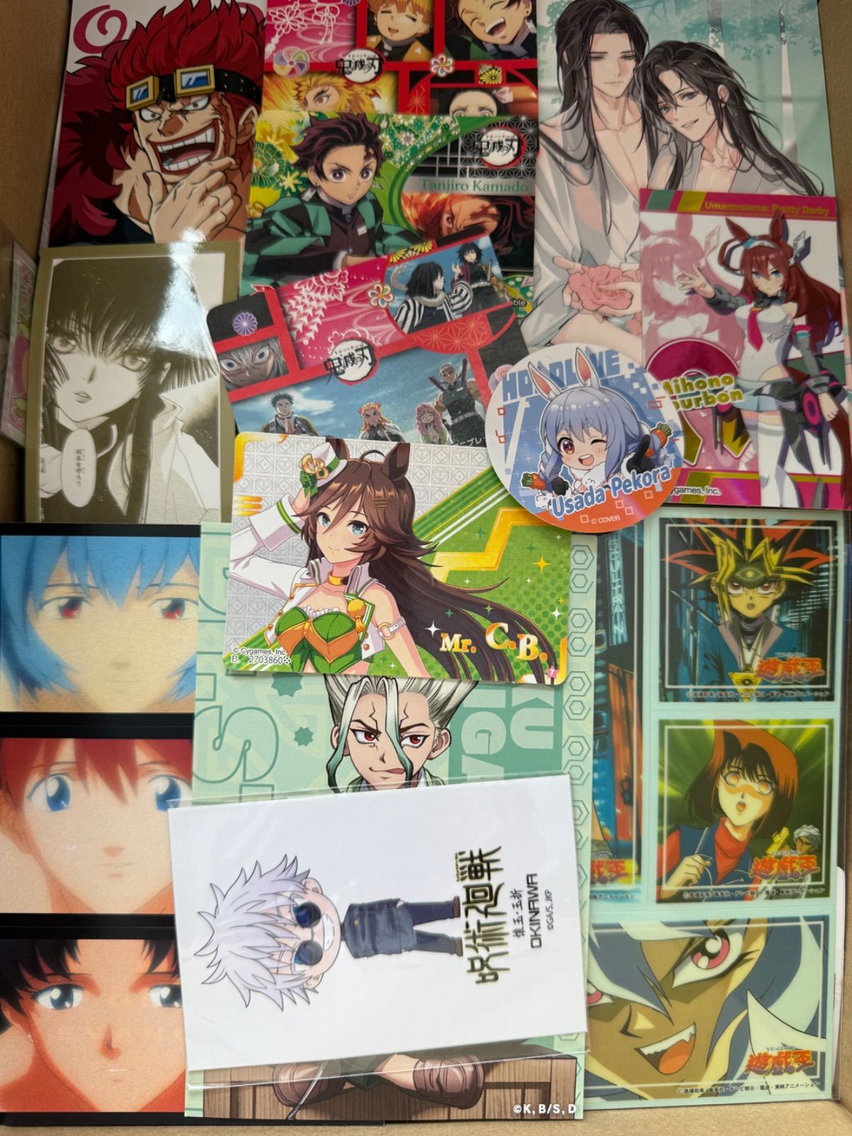 紙類　アニメ　ゲーム　まとめ売り　大量　コースター　ポストカード　カード 紙類 アニメ ゲーム まとめ売り 大量 コースター ポストカード
