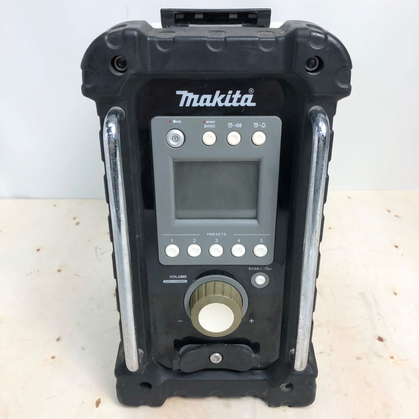 makita マキタ 充電式ラジオ (本体のみ) MR100 ラジオ AM FM 電動工具