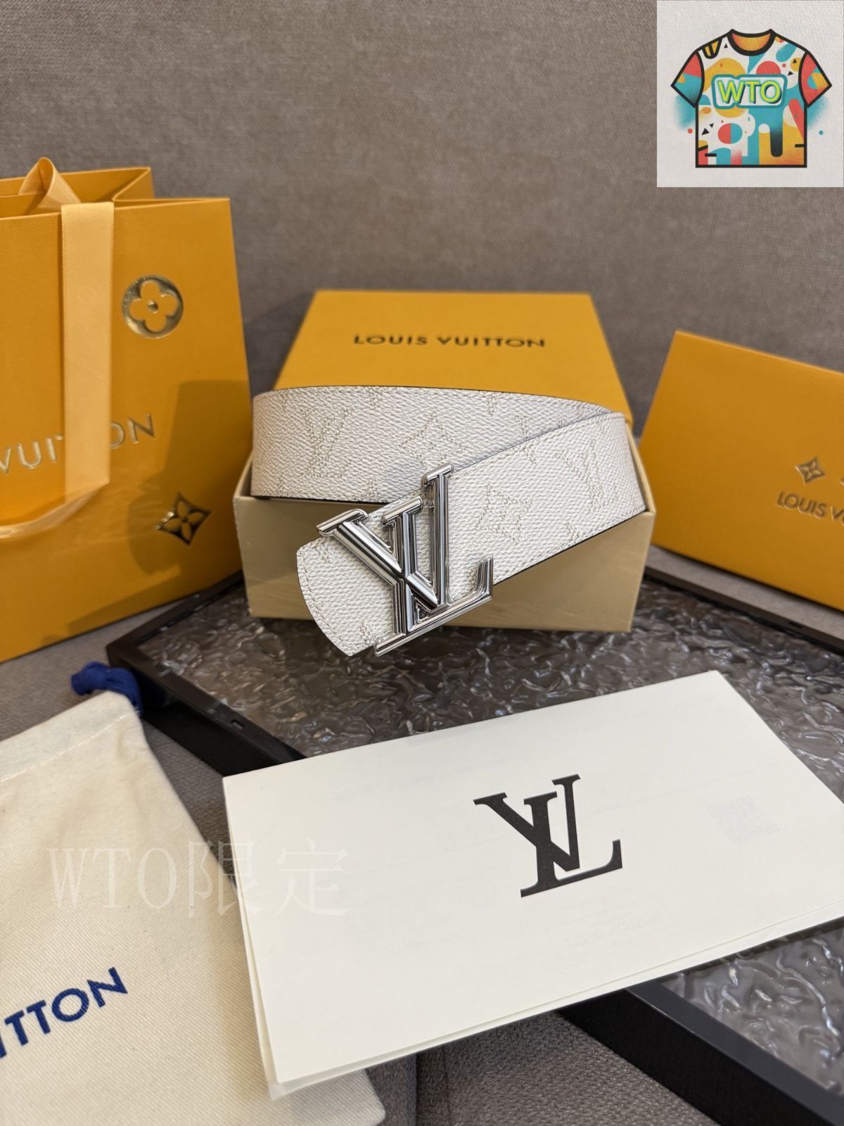 今日WTO】Louis Vuitton ルイヴィトン Dimension リバーシブル