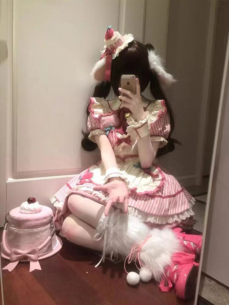 人気極美品 コスプレ　メイド lolita OP 純情姫 可愛い ロリータワンピース コスプレ衣装 十字姫様  コスチューム衣装  JK服 変装 仮装 演出服 オリジナル 洋服 ロリータ ワンピース