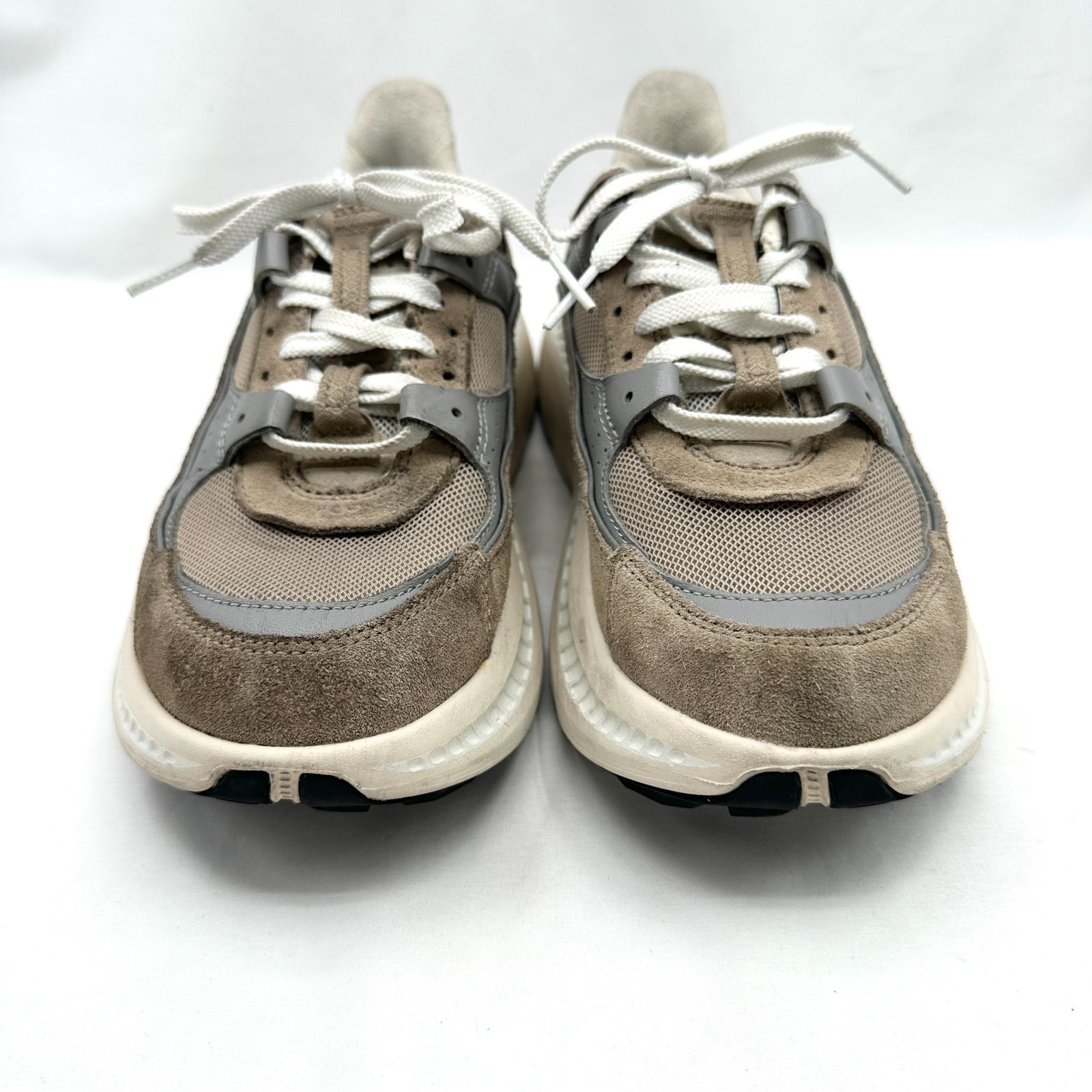 UGG アグ CA805 V2 厚底 スニーカー ヌバック ベージュ ホワイト UGG アグ CA805 V2 厚底 スニーカー ヌバック ベージュ ホワイト