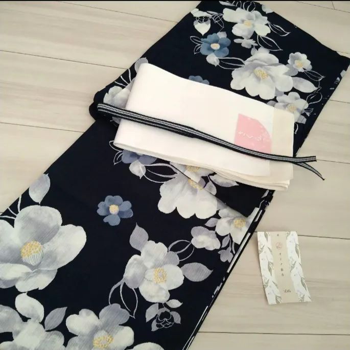 新品☆呉服屋♪大人清楚な夏着物　上品な花唐草　浴衣３点セット 新品 呉服屋 粋！大人清楚な花唐草 夏着物 浴衣3点セット 着物