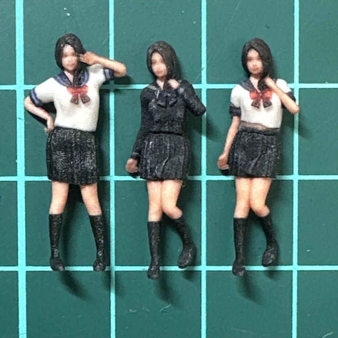 1/64 JK フィギュア3体　ミニカーに　ジオラマに　ミニチュア　 リアルフィギュア　完成品 ミニチュアイメージ　　塗装済完成品　トミカに