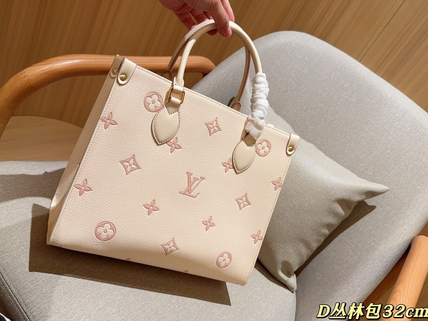 LVブラウン エンボス加工 バッグ 中型 最終 LVブラウン エンボス加工 バッグ 中型 最終 楽天市場】【バッグ