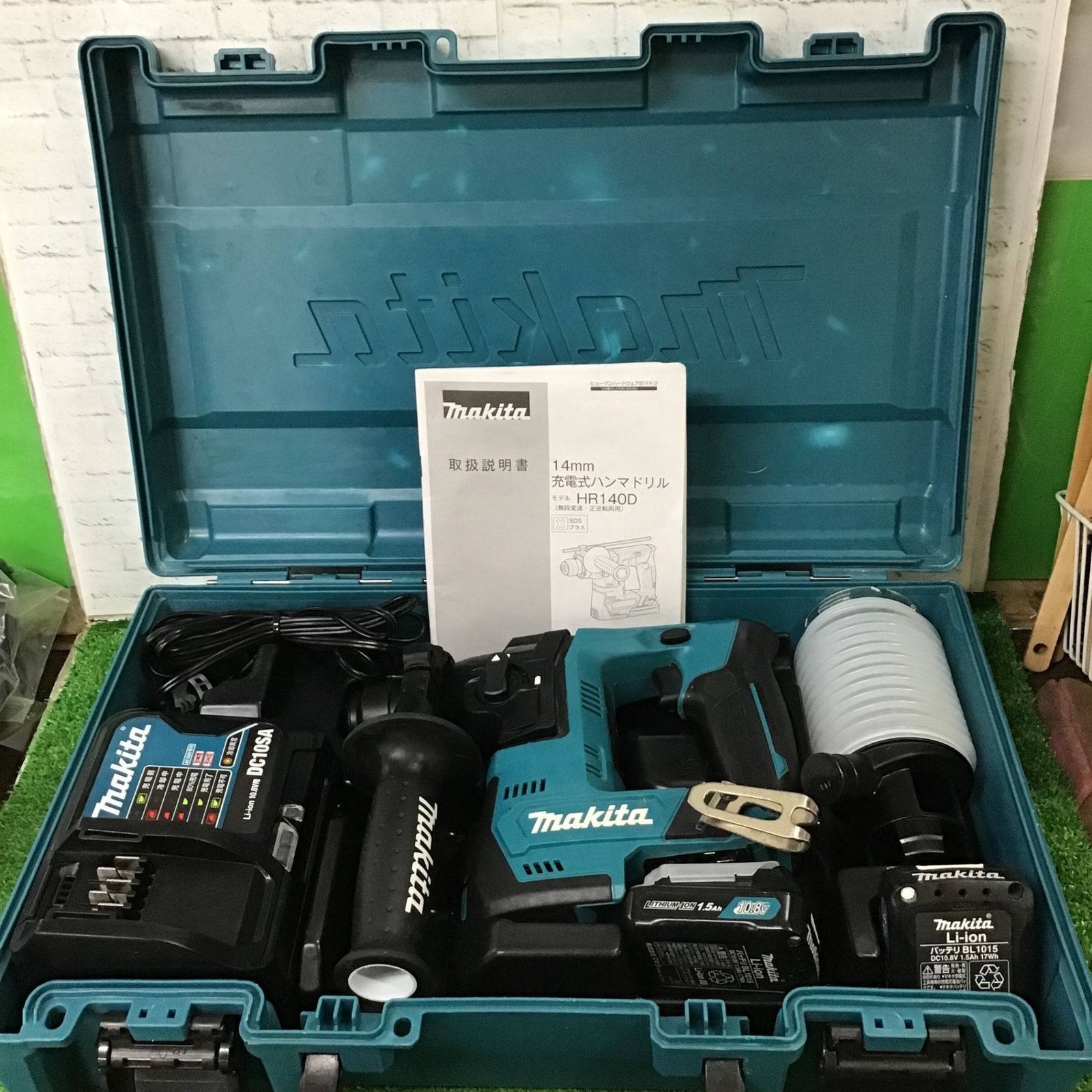 中古品】【0922】☆makita(マキタ) 100v電動ケレン [SDS-Plus 中古品】【0922】☆makita(マキタ) 100v電動ケレン [SDS-Plus