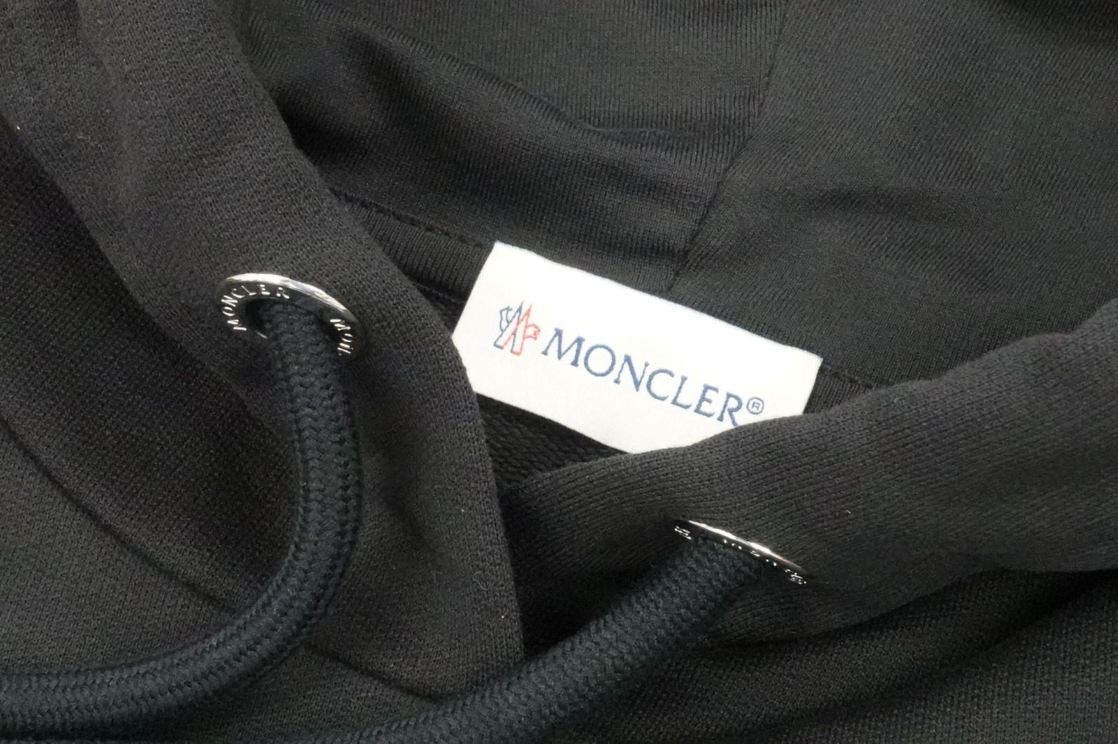 MONCLER【 新品・未使用・海外仕入】 モンクレール ☆ パーカー MONCLER【 新品・未使用・海外仕入】 モンクレール ☆ パーカー