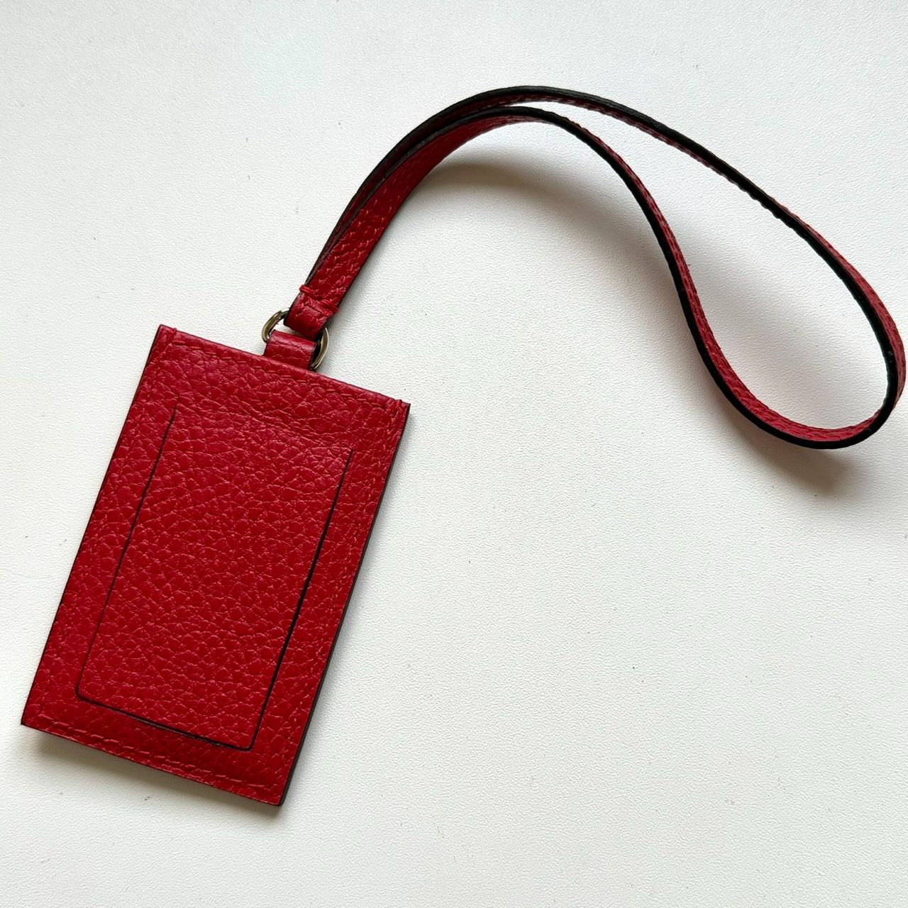 グッチ GUCCI ネームタグ インターロッキングG レッド - メルカリ