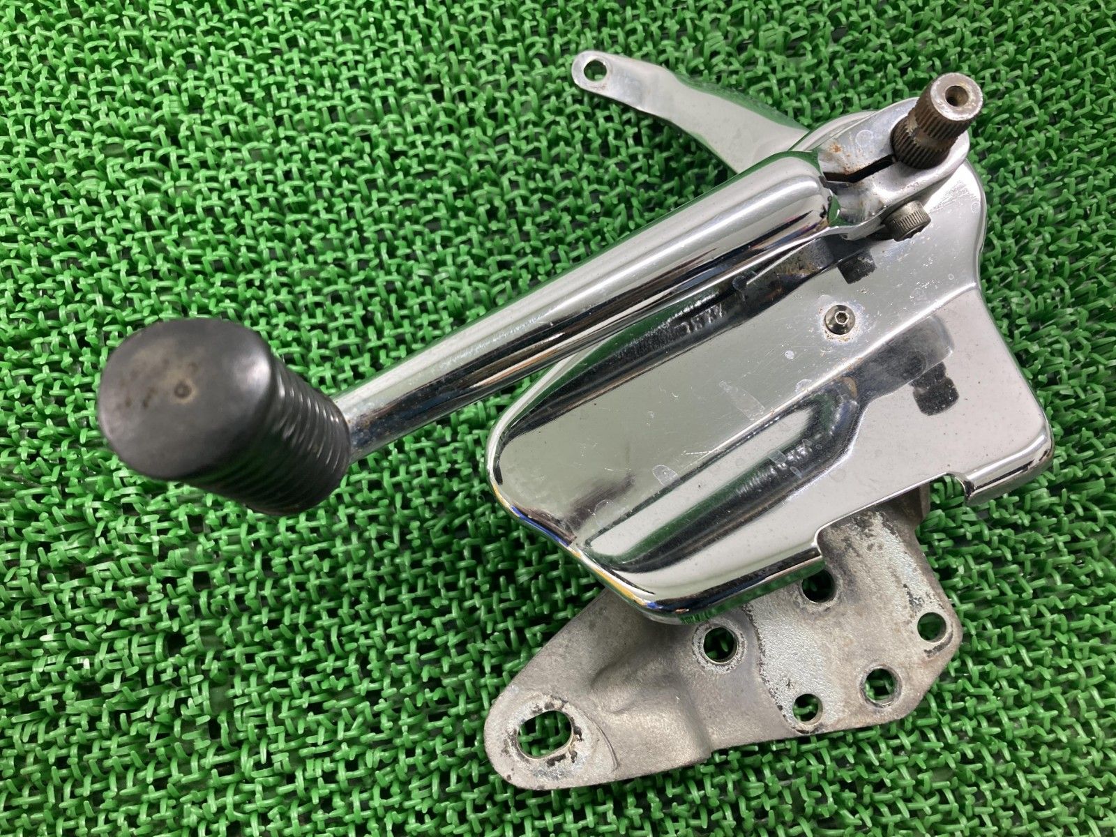 FLSTC ステップ 左 ハーレー 純正 バイク 部品 ソフテイル 87-99年 シフトペダル ホルダー ブラケット 車検 Genuine Ig