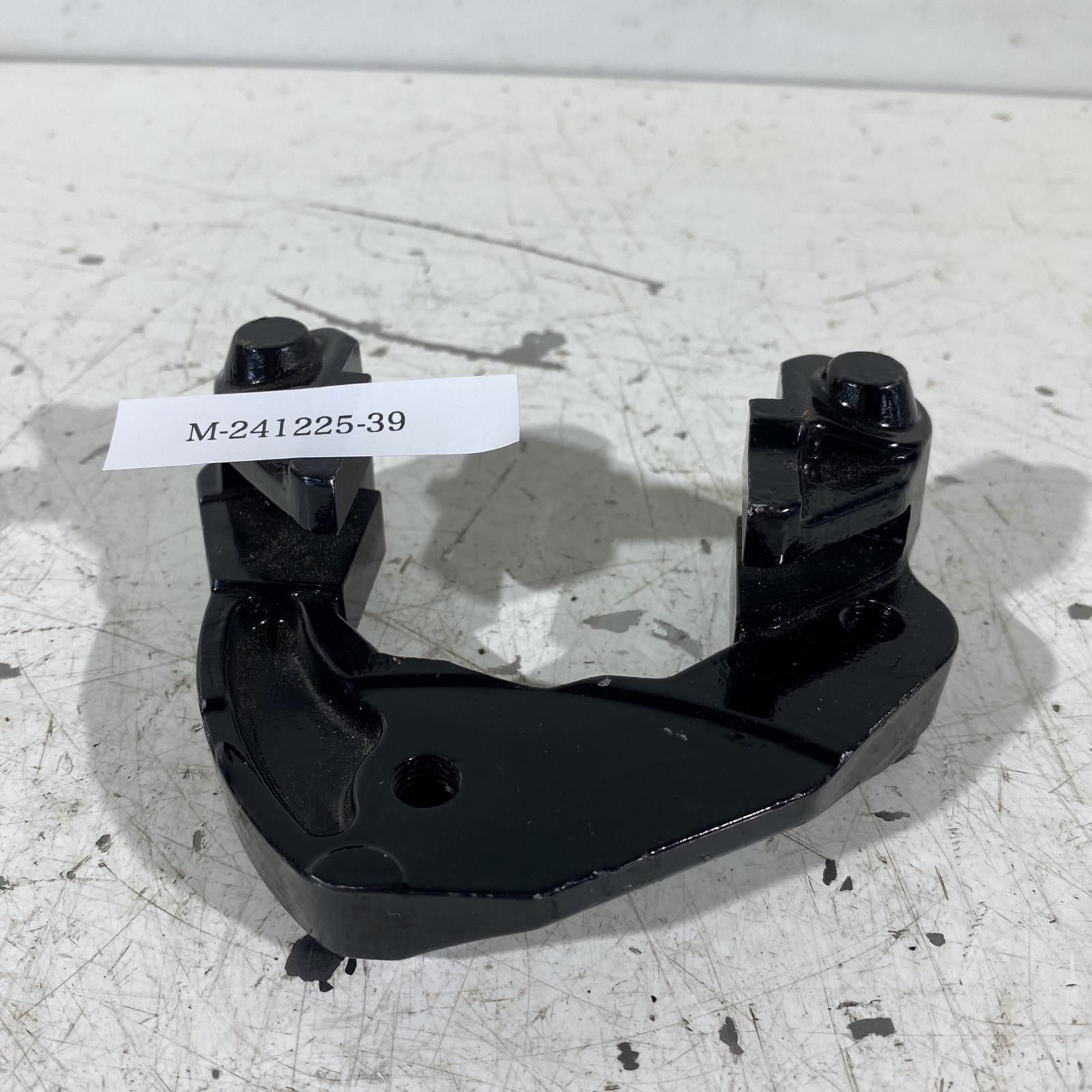 KAWASAKI Z400FX フロントキャリパーブラケット 左 カワサキ - メルカリ