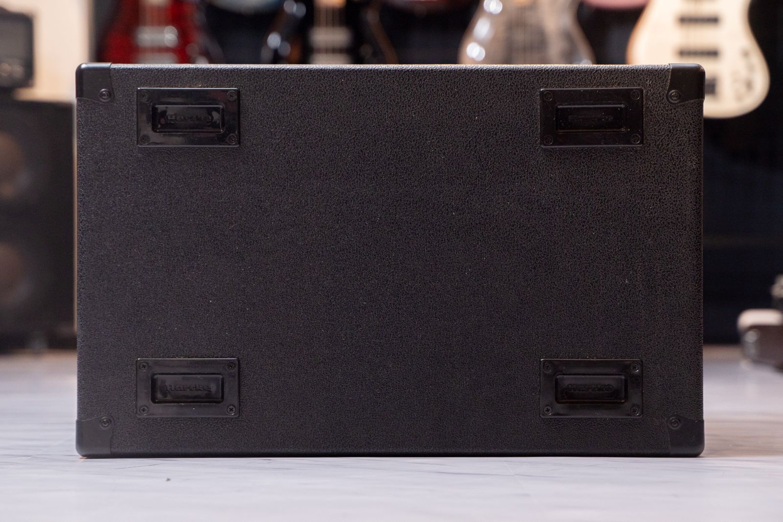 【予約注文】 HARTKE AK410 500W 8OHM GIB横浜