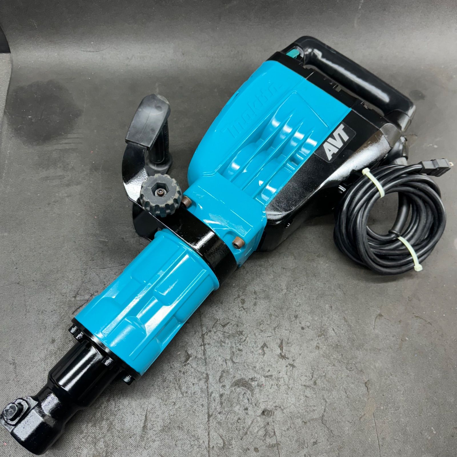 makita 電動ハンマHM1317C 動作確認済み makita 電動ハンマHM1317C 動作確認済み