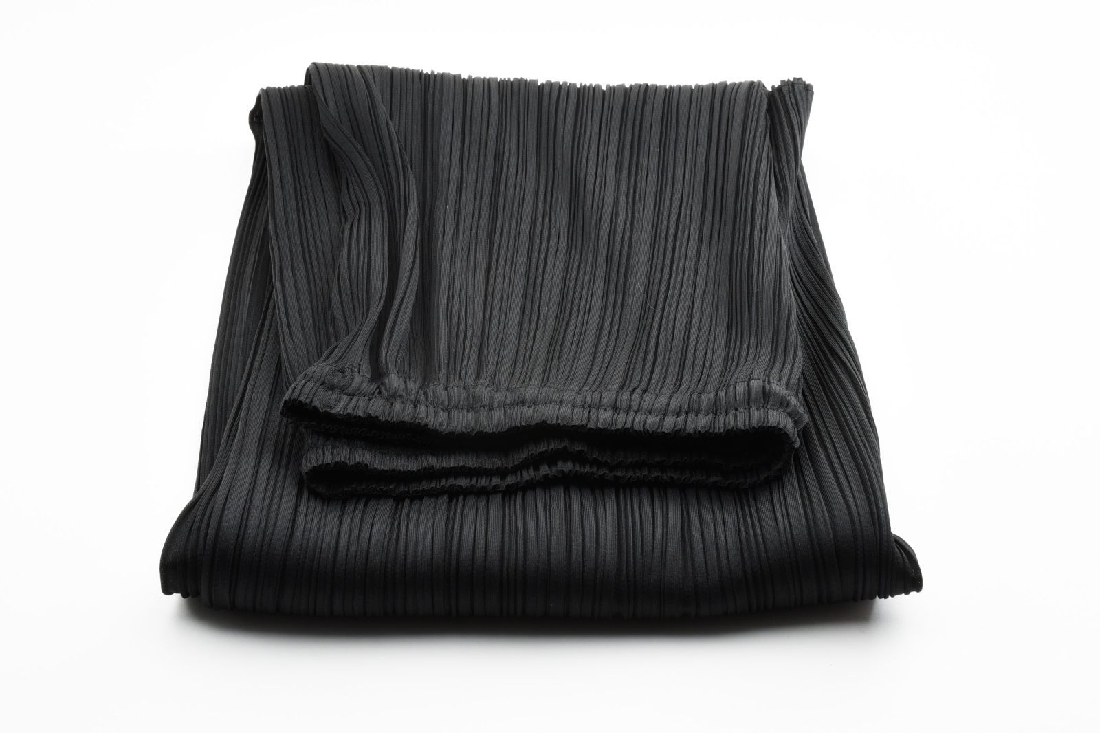 イッセイミヤケ　プリーツプリーズ TRUSS トラス　変形スカート　黒 イッセイミヤケプリーツプリーズ TRUSS トラス変形スカート黒