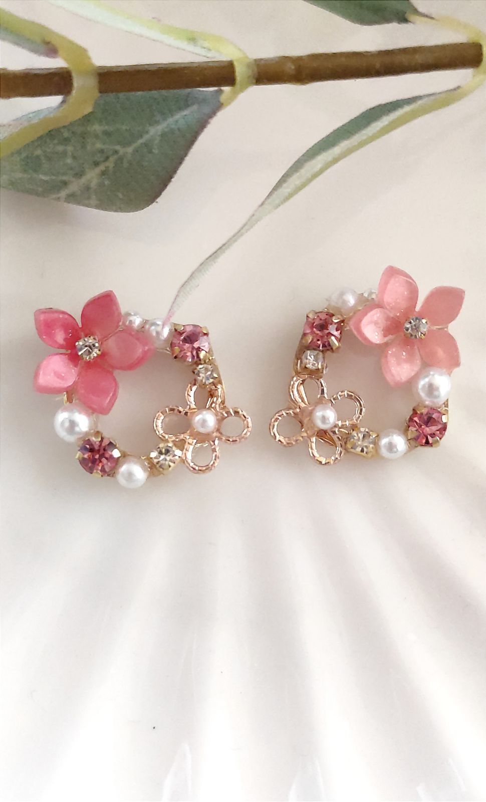 お花ピンクのみ✿*:キラキラ✩*॰¨̮ピアスorイヤリング♪ハンドメイド