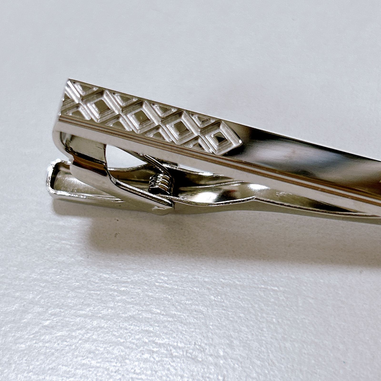 新品 LOUIS VUITTON ネクタイピン 黒シルバー 紙袋 リボン 封筒 Louis