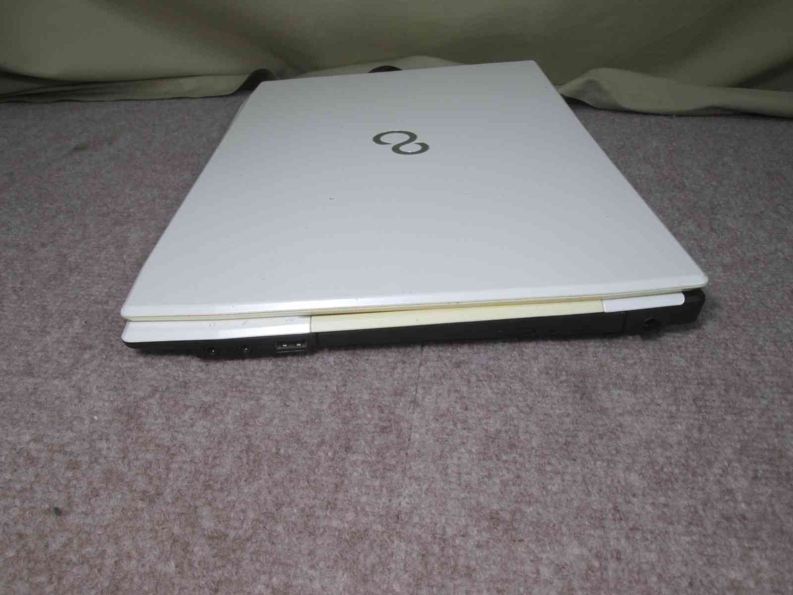 富士通 FMV LIFEBOOK AH53/M 【Windows8モデル】USB3.0／HDMI [92966