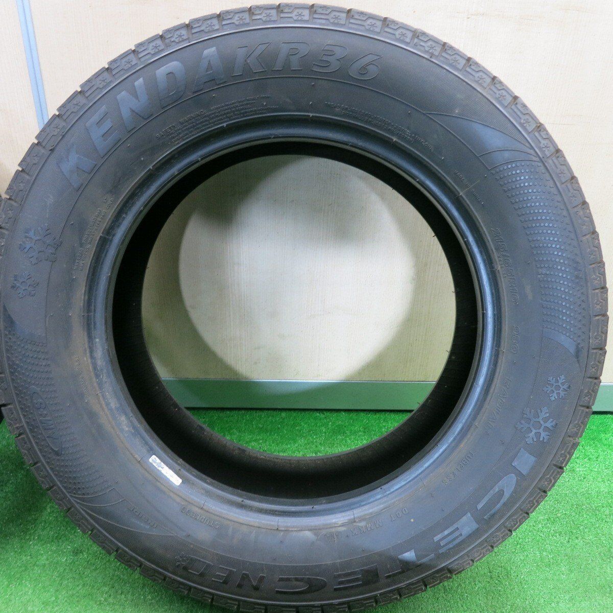 車 バリ溝！21年！9分☆スタッドレス 215/65R16 ケンダ KR36 アイス 